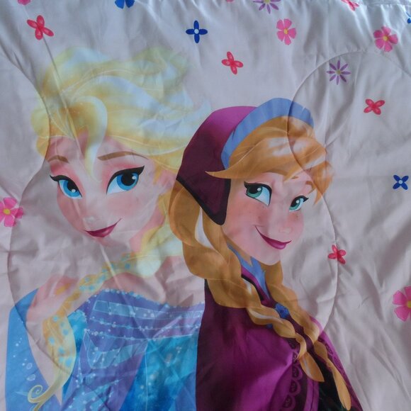 Frozen Floral Breeze Twin/Full Reversible Bedding Comforter - Picture 1 of 7